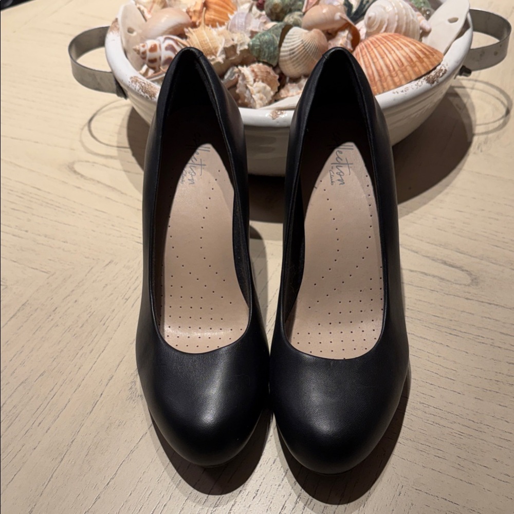 Clarks Black Leather Women's Round-Toe Heels